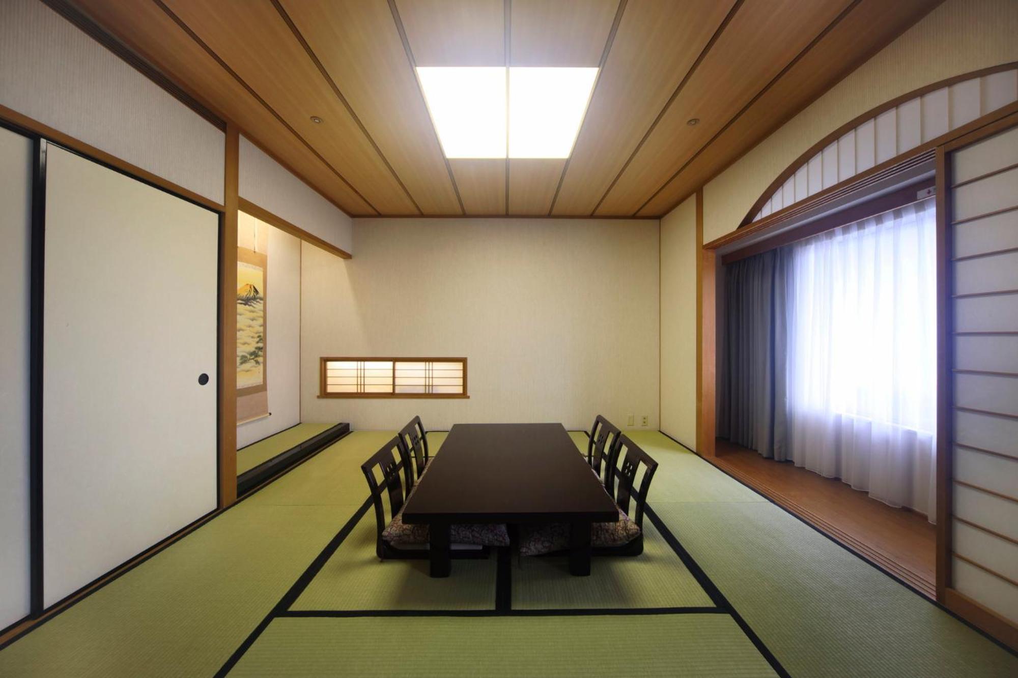 Ana Crowne Plaza Kobe By Ihg Hotel Luaran gambar A traditional Japanese room with a tokonoma