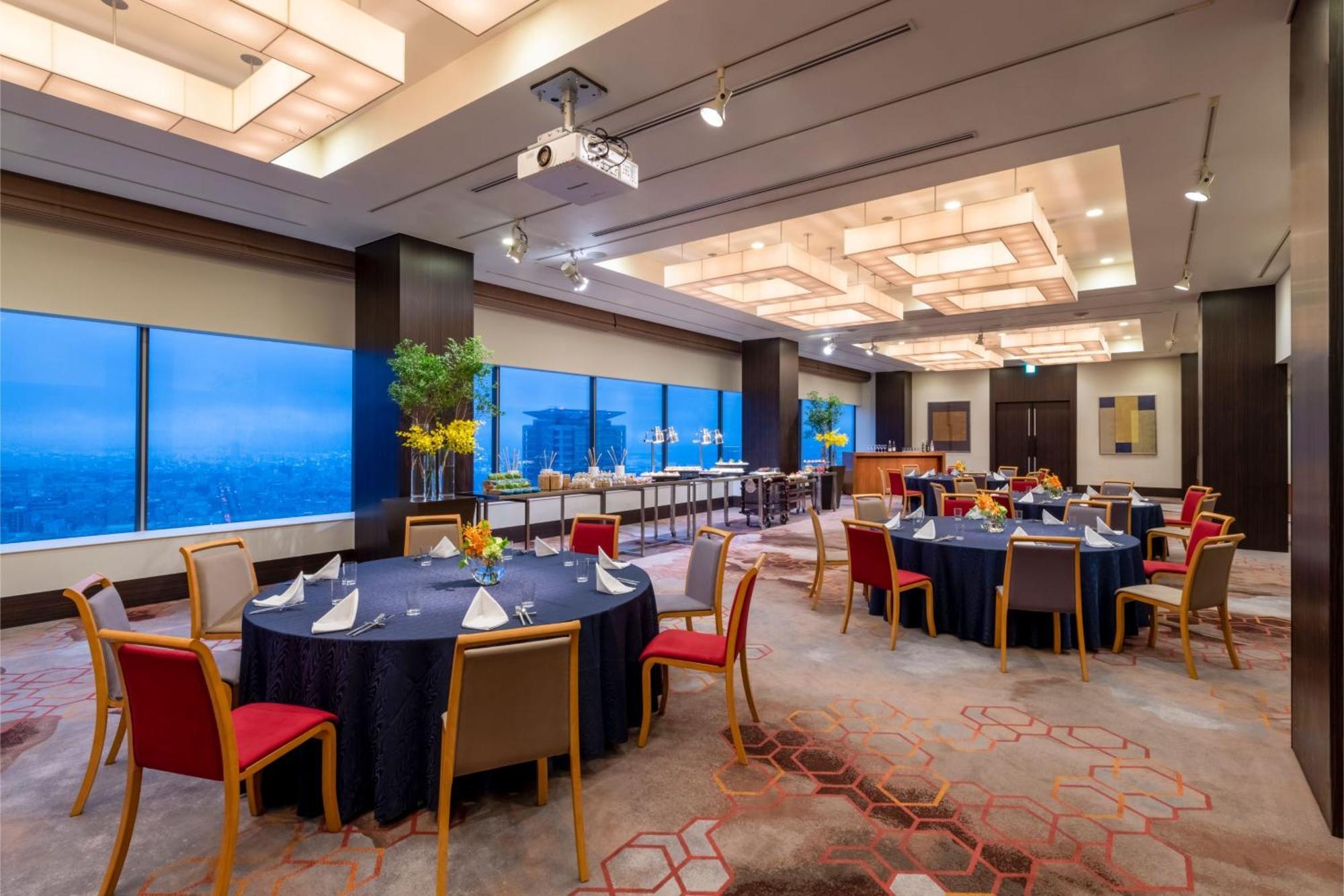 Ana Crowne Plaza Kobe By Ihg Hotel Luaran gambar The Club